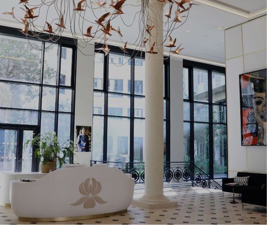 Le Trois-Cinq Friedland Sisley in Paris